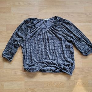 Black and white flower top